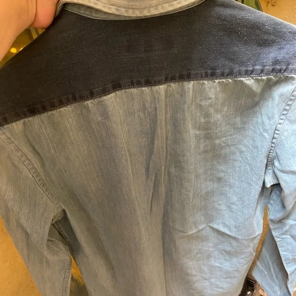 💜6️⃣5️⃣0️⃣ Denim Shirt. Size - Slim Fit S - Picture 4 of 9